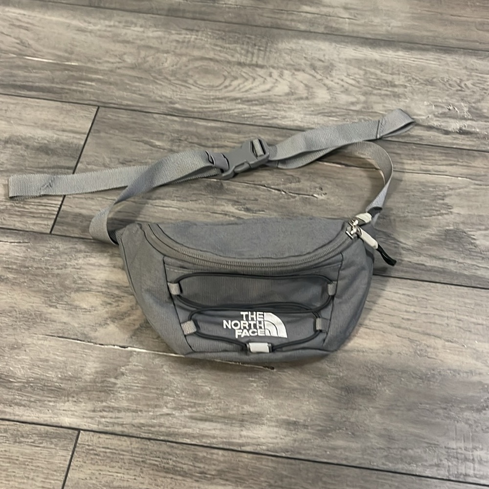 The North Face Waist bag 
Great condition 
Good quality - Picture 2 of 6